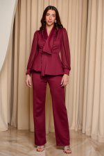 Κοστούμι με διακοσμητικές χάντρες βουργουνδί