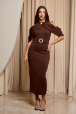 Φόρεμα midi με ψηλή λαιμόκοψη και ζώνη καφέ - Image 2