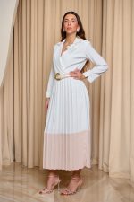 Φόρεμα maxi πλισέ με σομόν λεπτομέρειες λευκό - Image 5