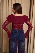 Μπλούζα με βολάν και δαντέλα βουργουνδί - Image 6