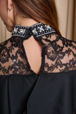 Φόρεμα midi με δαντέλα και πούπουλα μαύρο - Image 8