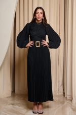 Φόρεμα midi πλισέ με δαντέλα και ζώνη μαύρο