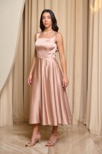 Φόρεμα midi σατέν με τιράντες σαμπανιζέ - Image 5