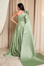 Φόρεμα maxi one shoulder με διακοσμητικό λουλούδι μέντα - Image 4