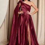 Φόρεμα maxi one shoulder με διακοσμητικό λουλούδι βουργουνδί