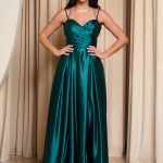 Φόρεμα maxi σατεν με πιέτες κυπαρισσί