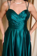 Φόρεμα maxi σατεν με πιέτες κυπαρισσί - Image 6