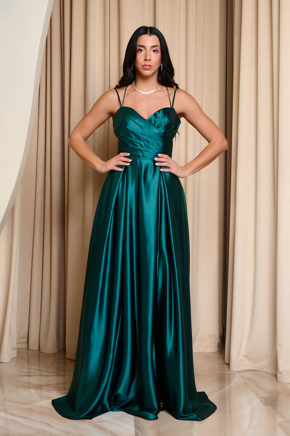 GA-2112 Φόρεμα maxi σατεν με πιέτες κυπαρισσί