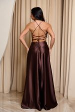 Φόρεμα maxi σατεν καφέ - Image 5