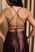 Φόρεμα maxi σατεν καφέ - Image 6