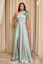 Φόρεμα maxi one shoulder σατέν με φραμπαλά γκριζοπράσινο