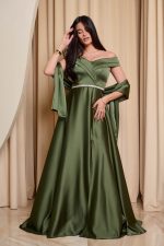 Φόρεμα maxi off shoulder σατέν με κρουαζέ μπούστο olive