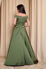 Φόρεμα maxi off shoulder σατέν με κρουαζέ μπούστο olive - Image 7