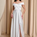 Φόρεμα maxi off shoulder σατέν με κρουαζέ μπούστο άσπρο