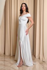 Φόρεμα maxi off shoulder σατέν με κρουαζέ μπούστο άσπρο - Image 4