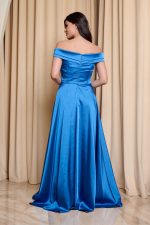 Φόρεμα maxi off shoulder σατέν με κρουαζέ μπούστο μπλε ρουά - Image 6