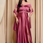 Φόρεμα maxi off shoulder σατέν με κρουαζέ μπούστο σάπιο μήλο