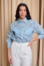 Πουκάμισο με κιπούρ δαντέλα και διακοσμημένο γιακά γαλάζιο