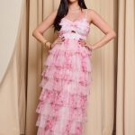 Φόρεμα maxi με τούλι και διαδοχικά βολάν ροζ