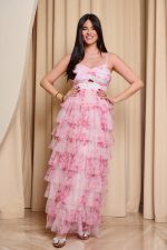 Φόρεμα maxi με τούλι και διαδοχικά βολάν ροζ