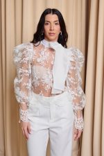 Μπλούζα see through με κεντήματα και φιόγκο άσπρη - Image 4