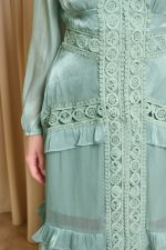 Φόρεμα maxi με V ντεκολτέ και κεντήματα μέντα - Image 7