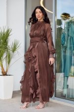 Φόρεμα maxi με βολάν καφέ - Image 3