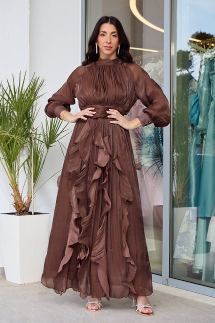 Φόρεμα maxi με βολάν καφέ