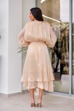 Φόρεμα midi σατινέ μπεζ - Image 5