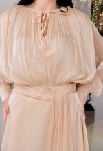 Φόρεμα midi σατινέ μπεζ - Image 7