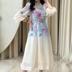 Φόρεμα midi με floral σχέδιο και ζώνη γαλάζιο