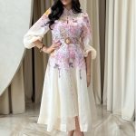 Φόρεμα midi με floral σχέδιο και ζώνη ροζ