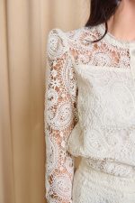 Σετ πουκάμισο - φούστα με δαντέλα και πέρλες μπεζ - Image 7