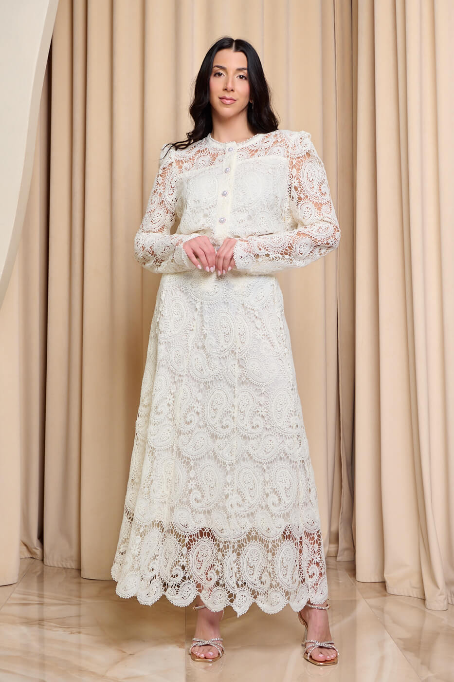 Σετ πουκάμισο - φούστα με δαντέλα και πέρλες μπεζ