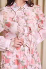 Σετ πουκάμισο - φούστα floral με δαντέλα και κουμπιά κόσμημα ροζ - Image 6