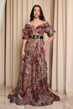 Φόρεμα maxi off shoulder με χρυσές λεπτομέρειες σάπιο μήλο - Image 2