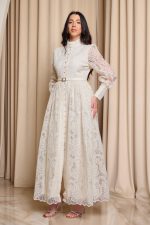 Φόρεμα maxi με δαντέλα και ζώνη μπεζ - Image 4