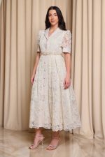 Φόρεμα midi με δαντέλα και boho ζώνη μπεζ - Image 3