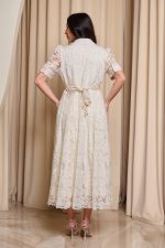 Φόρεμα midi με δαντέλα και boho ζώνη μπεζ - Image 4