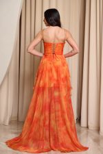 Φόρεμα maxi με βολάν και λεπτομέρεια αλυσίδα πορτοκαλί - Image 5