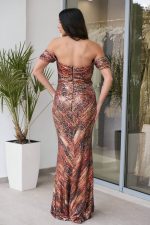 Φόρεμα maxi off shoulder με ντραπέ λεπτομέρειες και παγιέτες bronze - Image 5