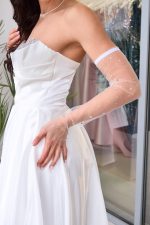 Φόρεμα Maxi Στραπλες Ταφτάς Γυαλιστερός με glitter στο μπούστο άσπρο - Image 7