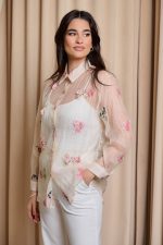 Πουκάμισο see through με 3D λουλούδια και στρας μπεζ - Image 3