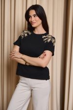 Μπλούζα κοντομάνικη με κεντήματα στους ώμους μαύρη - Image 4