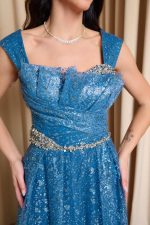 Φόρεμα maxi με πιέτες και τρισδιάστατο γκλίτερ indigo - Image 6