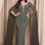 Φόρεμα maxi με πέτρες και ντραπέ λεπτομέρεια λαδί