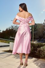 Φόρεμα midi off shoulder με διακοσμητικές πέτρες baby pink - Image 4