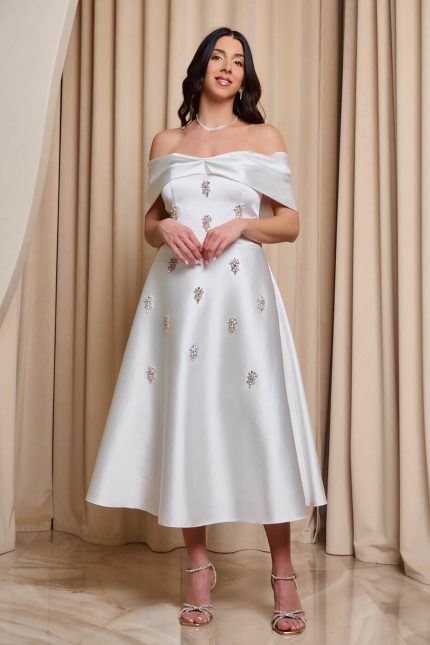 Φόρεμα midi off shoulder με διακοσμητικές πέτρες άσπρο