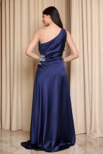 Φόρεμα maxi one shoulder σατέν με λεπτομέρεια στρας navy blue - Image 5