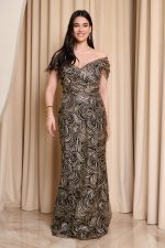 Φόρεμα maxi off shoulder με τρισδιάστατο γκλίτερ χρυσό - μαύρο - Image 2